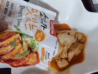 굽네몰 [굽네] 소스가 맛있는 닭가슴살 슬라이스 4종 — 5점을 준 리뷰어가 2021년 11월 올린 사용 사진
