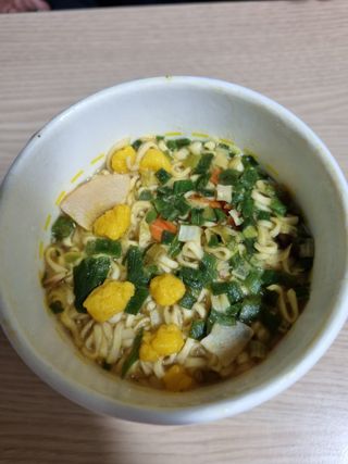 NISSIN 닛신 컵누들  4종 - 씨푸드오리지날, 씨푸드 스파이시, 씨푸드 커리, 씨푸드 XO소스 — 5점을 준 리뷰어가 2023년 1월 올린 사용 사진