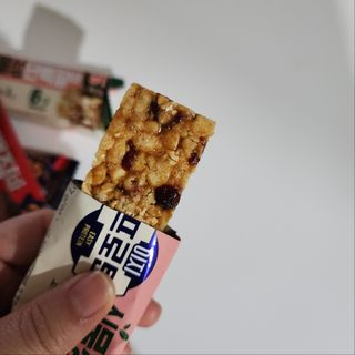 이지프로틴바 3종x각 2ea (고단백질바, 멀티단백질바, 식물성단백질바) — 5점을 준 리뷰어가 2024년 3월 올린 사용 사진
