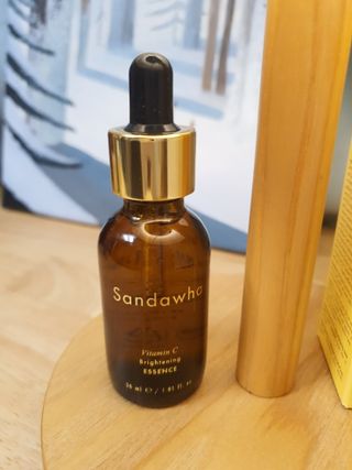 스킨큐어 산다화 비타민c 화이트닝 에센스 30ml — 5점을 준 리뷰어가 2024년 1월 올린 사용 사진