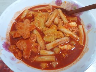 빨간키트 떡볶이 밀키트 2~3인분 매운맛 국물 떡볶이 만들기 쉬운 황금 레시피 분말 소스로 간편한 요리 — 5점을 준 리뷰어가 2021년 8월 올린 사용 사진