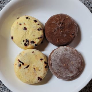 서브큐 스콘 냉동생지 3종 (크랜베리 스콘, 얼그레이 스콘, 초코헤이즐넛 스콘) — 4점을 준 리뷰어가 2023년 5월 올린 사용 사진