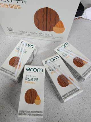 이롬 erom 황성주박사의 국산콩 두유 호두와 아몬드 — 5점을 준 리뷰어가 2020년 12월 올린 사용 사진