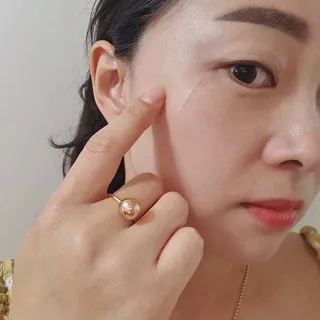 [큐어반H 커팅] 간편하게 떼서 쓰는 자외선차단 습윤밴드 (1팩/30매입) — 5점을 준 리뷰어가 2022년 11월 올린 사용 사진