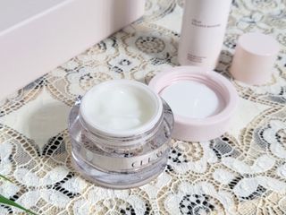 프리마인 바르기만 하면 철벽 스킨케어+24시간 마스크팩 효과. 셀라브 리제너레이팅 시스템 부스터+크림 세트 — 5점을 준 리뷰어가 2023년 7월 올린 사용 사진