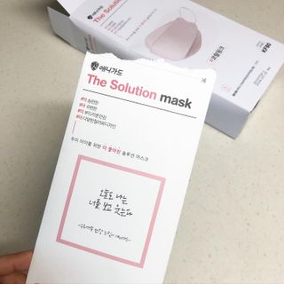 [이지아 마스크] 애니가드 더솔루션마스크, 컬러 5종 [소형] — 4.5점을 준 리뷰어가 2021년 4월 올린 사용 사진