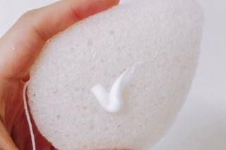 오투에니원 화이트 스완 퍼펙트 폼 클렌징 150g 퍼프증정 — 4.5점을 준 리뷰어가 2023년 1월 올린 사용 사진