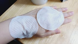 웰더마 프리미엄 콜라겐 하이드로 토너 패드 60매/1개 — 5점을 준 리뷰어가 2025년 7월 올린 사용 사진