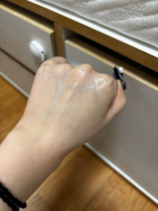 [스킨1004] 마다가스카르 센텔라 히알루-시카 워터핏 선세럼 50ml — 5점을 준 리뷰어가 2024년 5월 올린 사용 사진