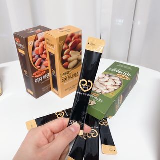 짜먹는 이지견과 짜먹는 이지아몬드, 짜먹는 이지허니피넛, 짜먹는 이지캐슈넛 각 10g X  10포 — 5점을 준 리뷰어가 2021년 3월 올린 사용 사진