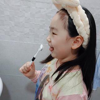 크리오 클리어스 혀백태제거 구취관리 혀클리너 — 4점을 준 리뷰어가 2021년 2월 올린 사용 사진