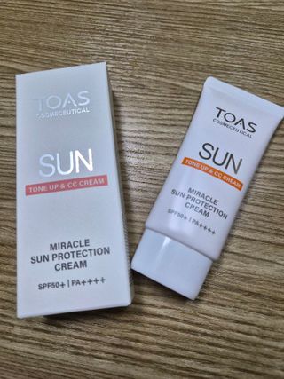(구매평)스마트 스토어 구매평 _토아스 선 프로텍션 크림 혼합자차 선크림 50g — 5점을 준 리뷰어가 2025년 9월 올린 사용 사진