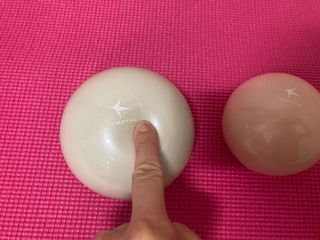 트라택 쿠셔닝 웨이트볼 0.5kg + 1kg SET — 5점을 준 리뷰어가 2022년 6월 올린 사용 사진