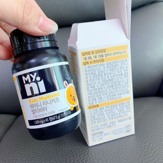 일동제약 마이니 마이니 지니키즈 유산균 츄어블, 멀티비타 set — 5점을 준 리뷰어가 2021년 3월 올린 사용 사진