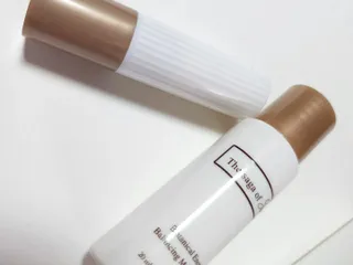 더사가오브수 [사가수] 효혜윤 보태니컬 에너지 에센스인로션 20ml /아이포올 스틱 3g — 1점을 준 리뷰어가 2023년 2월 올린 사용 사진