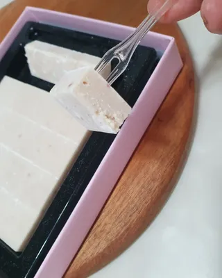 연말/새해선물 딸기 초콜릿 종착역, 건딸기가 상큼하게 씹히는 카카올라 딸기생초콜릿 — 5점을 준 리뷰어가 2021년 10월 올린 사용 사진