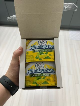마요라 히말라야 솔트 캔디 2종-페퍼민트 맛, 라임민트 맛 — 4점을 준 리뷰어가 2022년 12월 올린 사용 사진