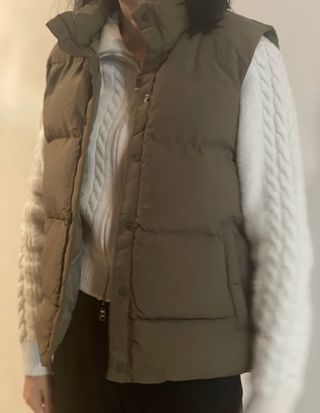 다운블로우 [카키]179번지 여자 하이넥 스트링 패딩 조끼 베스트 YAN 7800 — 5점을 준 리뷰어가 2024년 12월 올린 사용 사진