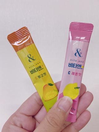 비타앤C 레몬맛, 망고맛 — 5점을 준 리뷰어가 2021년 4월 올린 사용 사진