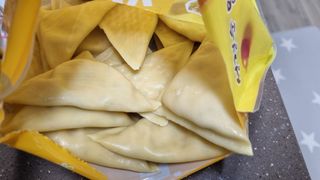 (주)성경순만두 곤약만두.콘치즈만두,삼각당면만두,당면 야끼만두,대구전통 납작만두,떡뽁이 매콤소스,달콤소스 — 5점을 준 리뷰어가 2023년 4월 올린 사용 사진
