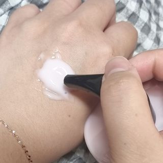 난나 살몬 스파이더 검버섯 미백 톤업 화이트닝 연어 앰플 크림 300ml 대용량 — 4점을 준 리뷰어가 2022년 8월 올린 사용 사진