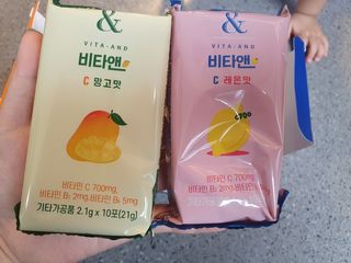 비타앤C 레몬맛, 망고맛 — 5점을 준 리뷰어가 2021년 6월 올린 사용 사진