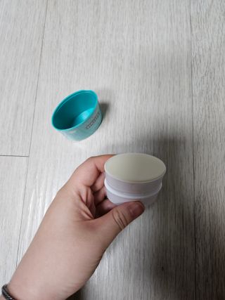 부쉬맨 워터프루프 서핑 선스틱 16g SPF50+ PA++++ — 4.5점을 준 리뷰어가 2023년 4월 올린 사용 사진