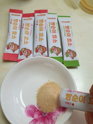 아이비웰니스 빵순이 효소 키위맛 7포 + 석류맛 7포 (총 14포, 2주분) — 4점을 준 리뷰어가 2022년 10월 올린 사용 사진