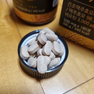 홀라이프 독일산 맥주효모 비오틴9999 180정 x 1병(6개월분) — 5점을 준 리뷰어가 2022년 8월 올린 사용 사진