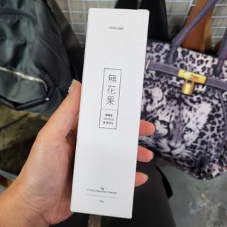 [베러오리진] 무화과 크리미 딥 폼 클렌저/피부 노폐물 & 미세먼지 99 세정 인증 민감성 피부 무자극 인증 — 5점을 준 리뷰어가 2021년 11월 올린 사용 사진