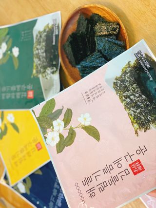 [해림맛김] 들기름에 구운 바삭바삭 김 4종 세트 + 1종 랜덤발송 총5개입 — 4.5점을 준 리뷰어가 2021년 2월 올린 사용 사진