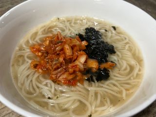 [한면원] 잔치국수 2인분 — 2.5점을 준 리뷰어가 2023년 3월 올린 사용 사진
