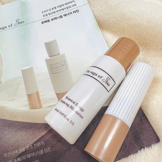 더사가오브수 [사가수] 효혜윤 보태니컬 에너지 에센스인로션 20ml /아이포올 스틱 3g — 4점을 준 리뷰어가 2023년 2월 올린 사용 사진