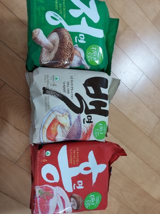 [풀무원] 자연은맛있다 정면, 백면, 홍면  세트 — 5점을 준 리뷰어가 2021년 4월 올린 사용 사진