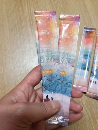 엘리샤코이 아임얼라이브 콤부차 콜라겐 506 스틱젤리 패션프루트 — 5점을 준 리뷰어가 2021년 7월 올린 사용 사진