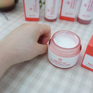 아이앤립 / EYENLIP 아이앤립 연어오일 리바이탈라이징 토너+앰플+크림 3종 세트 — 5점을 준 리뷰어가 2021년 6월 올린 사용 사진