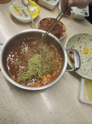 클린24시간 올리브발효곤약면 시원김치면 1세트-(3봉) — 5점을 준 리뷰어가 2023년 12월 올린 사용 사진