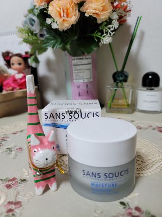 산수시 아쿠아 베네핏 24h 수부지 물광 속건조 수분크림 50ml — 5점을 준 리뷰어가 2021년 8월 올린 사용 사진
