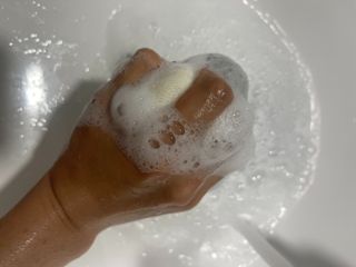 에일리언오더즈 센티드 핸드 앤 바디 워시 290ml (3종 택1) — 5점을 준 리뷰어가 2023년 8월 올린 사용 사진