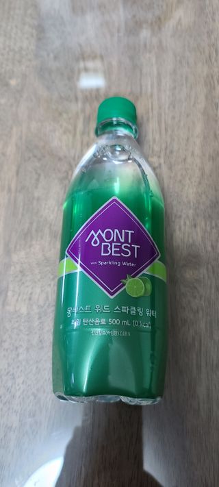 몽베스트 Montbest with Sparkling water Lime20병 — 5점을 준 리뷰어가 2021년 10월 올린 사용 사진