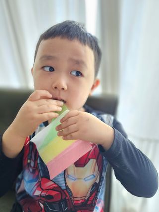 (주) 피치코리아 레인보우 롤팝젤리 후르츠믹스x10개입 — 5점을 준 리뷰어가 2023년 11월 올린 사용 사진