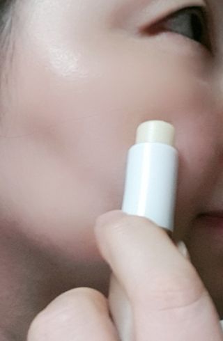 더사가오브수 [사가수] 효혜윤 보태니컬 에너지 에센스인로션 20ml /아이포올 스틱 3g — 3점을 준 리뷰어가 2023년 3월 올린 사용 사진