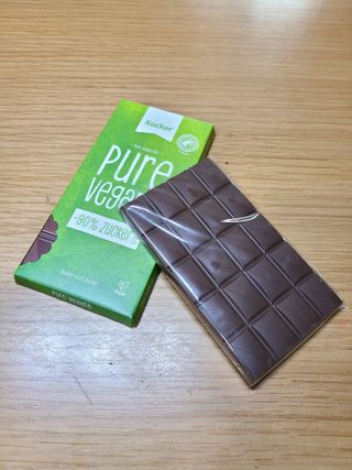 당류2g 자일리톨로 단맛을낸 슈카 퓨어비건 무설탕초콜릿 Xucker vegan 2개입 — 5점을 준 리뷰어가 2021년 4월 올린 사용 사진