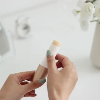 [사가수] 민감피부를 위한 진정 항산화 안티에이징, 더사가오브수 효혜윤 보태니컬 에너지 아이포올 스틱 — 5점을 준 리뷰어가 2023년 2월 올린 사용 사진