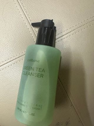 프리마인 메이크업과 들뜨는 각질까지 한방에 깐달걀로! 순하기까지한 셀베이스 그린티클렌저(200ml) — 5점을 준 리뷰어가 2023년 5월 올린 사용 사진