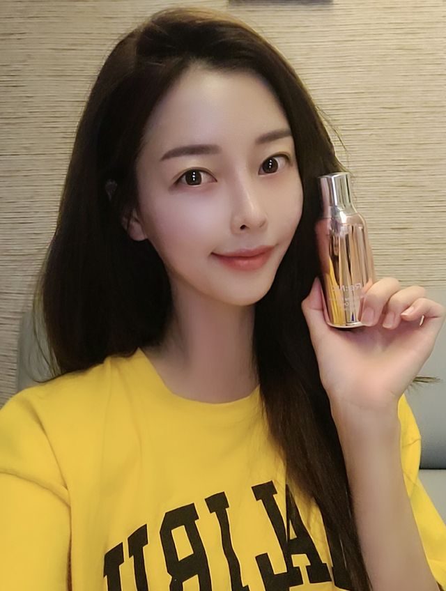 리엔케이 핑크 볼륨 래디언스 컬러크림 리뷰 사진
