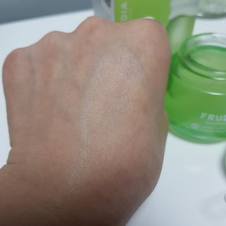 [후르디아] 모공케어 겉보속촉 여름 수분크림 — 5점을 준 리뷰어가 2021년 7월 올린 사용 사진