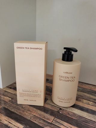 프리마인 더이상 뻣뻣하고 효과없는 탈모샴푸는 NO. 근본부터 케어하는 셀베이스 그린티샴푸(500ml) — 5점을 준 리뷰어가 2023년 4월 올린 사용 사진