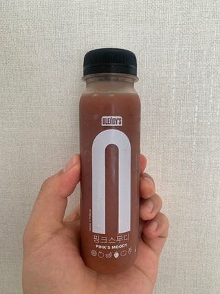 BLENDY'S 핑크 스무디+블론디 스무디 — 5점을 준 리뷰어가 2021년 10월 올린 사용 사진
