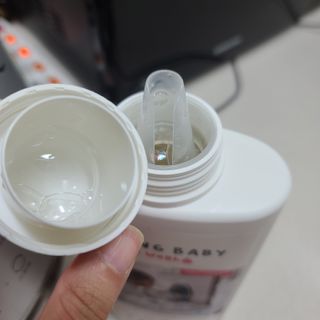 쿠잉베이비 에어워시 세탁세제,섬유유연제 1L — 5점을 준 리뷰어가 2023년 2월 올린 사용 사진